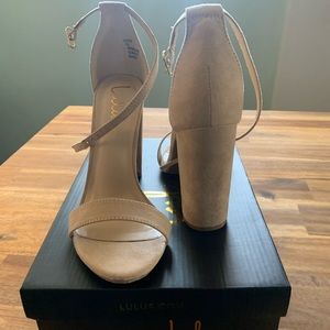Lulu’s Taylor natural suede heels size 8